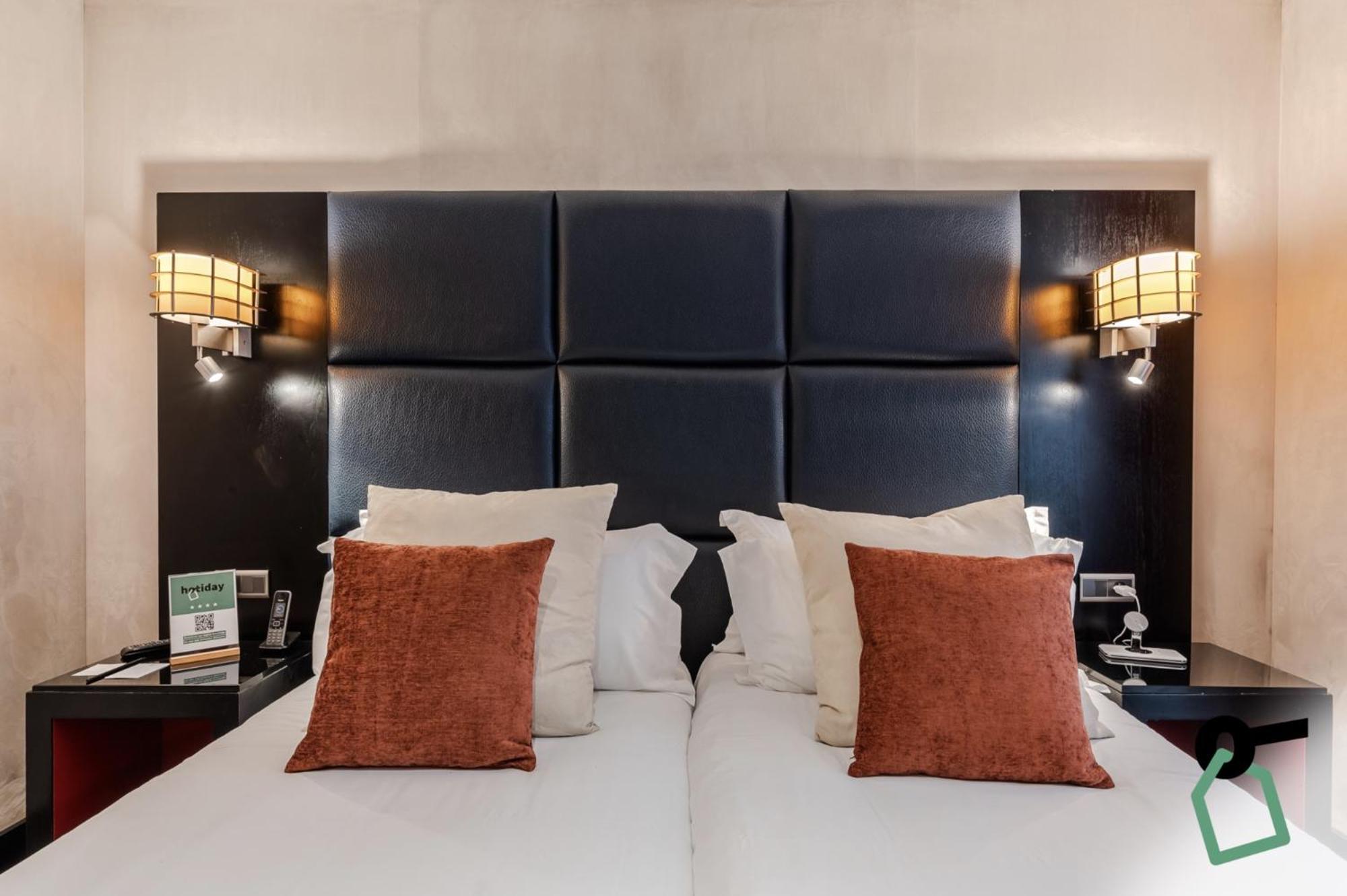 Hotiday Room Collection - Paris Arc De Triomphe Exterior photo