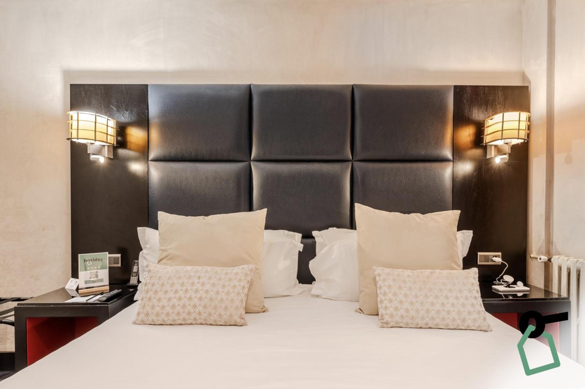Hotiday Room Collection - Paris Arc De Triomphe Exterior photo